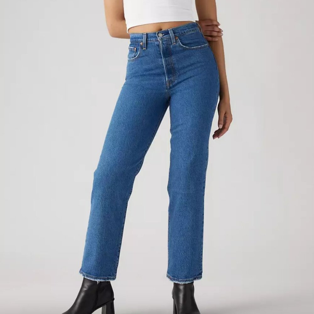NWOT - Levi's Ribcage Straight Ankle Jeans